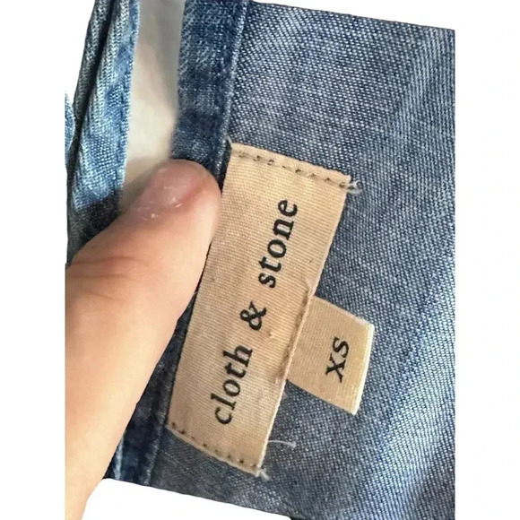 Cloth & Stone Blue Raw Hem Tencel Sleeveless Chambray Top Size XS - Picture 6 of 6